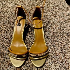 Ann Taylor kitten heels